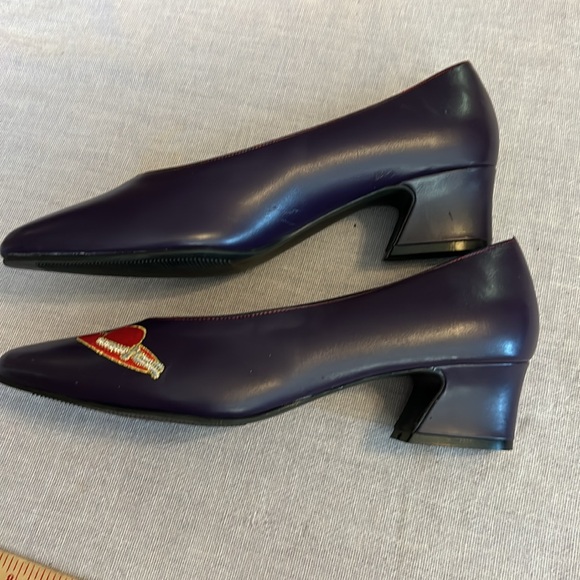 NWOT UNEK PUMPS - Picture 3 of 9